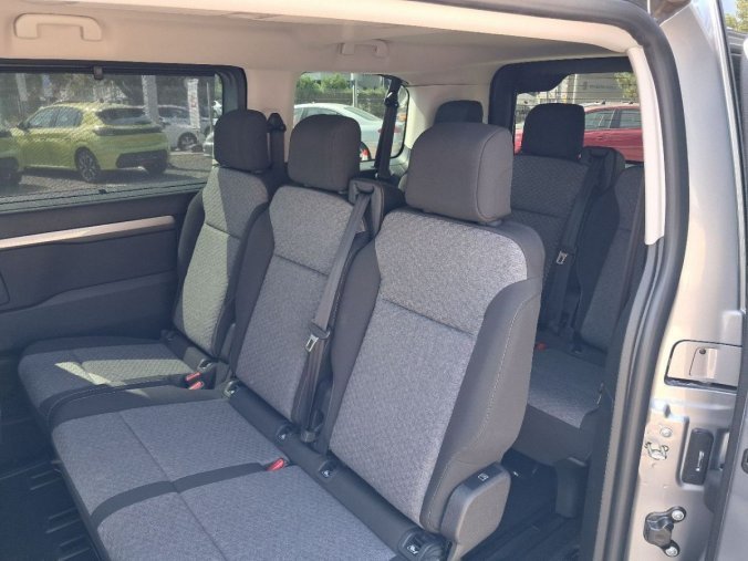 Peugeot Traveller, Peugeot Traveller Active L2 2.2 BlueHDi 180 S&am, barva šedá