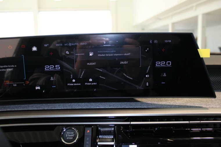 Peugeot 5008, Peugeot 5008 GT Hybrid 136 e-DCS6, barva modrá