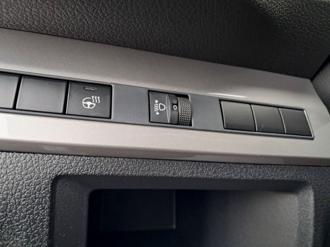 Peugeot Traveller, Peugeot Traveller Active Long 2.0 BlueHDi 180 S&, barva šedá