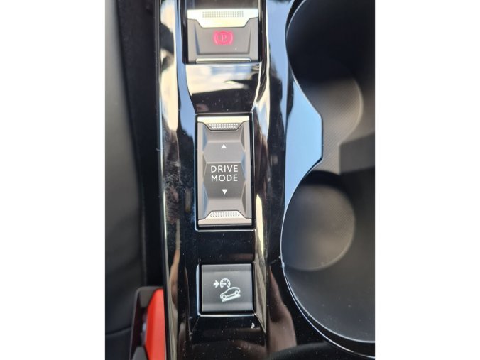 Peugeot 2008, Peugeot 2008 2008 ALLURE PureTech 100 S&S MAN6, barva černá