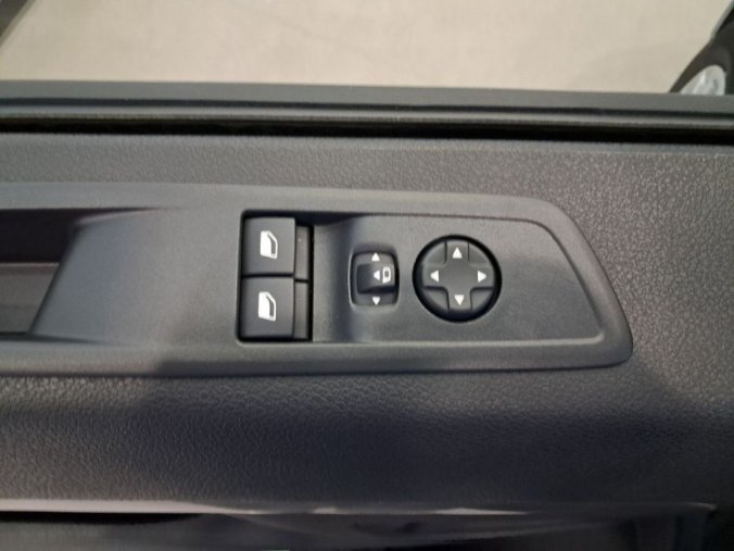 Peugeot Traveller, Peugeot Traveller Active Standard 2.0 BlueHDi 18, barva bílá