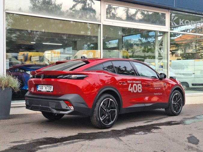Peugeot 408, Peugeot 408 GT Hybrid 145 e-DCS6, barva červená