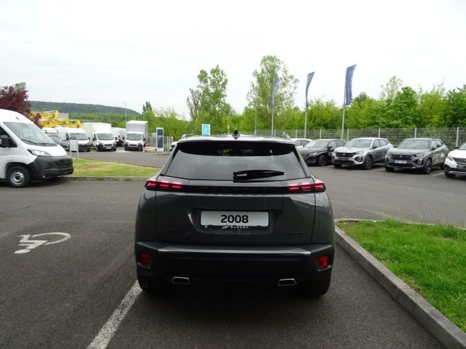 Peugeot 2008, Peugeot 2008 ALLURE Hybrid 145k e-DCS6, barva šedá