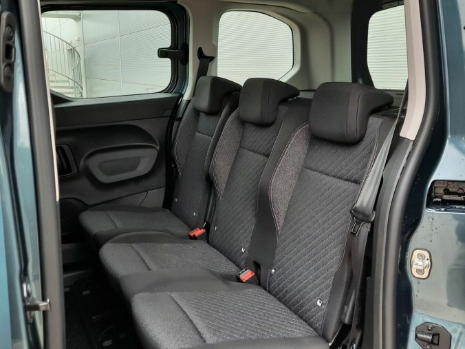 Peugeot Rifter, Peugeot Rifter ALLURE BlueHDi 100 S&S MAN6, barva modrá