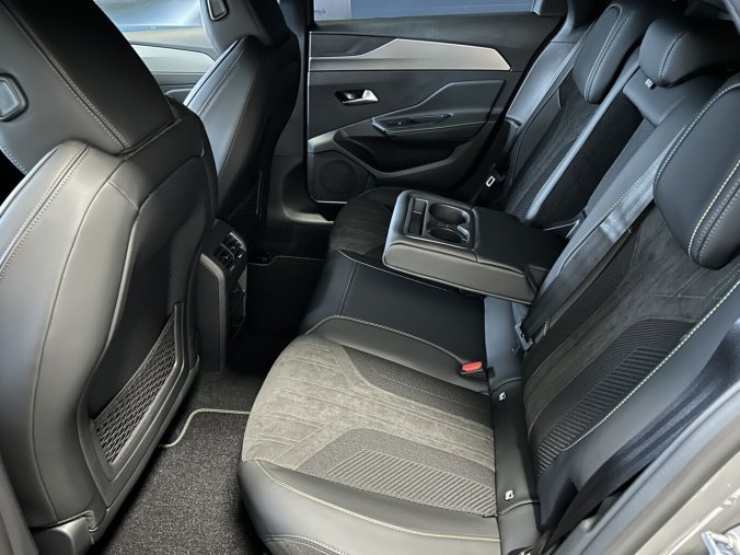 Peugeot 308, Peugeot 308 SW GT Hybrid 145 e-DCS6, barva šedá