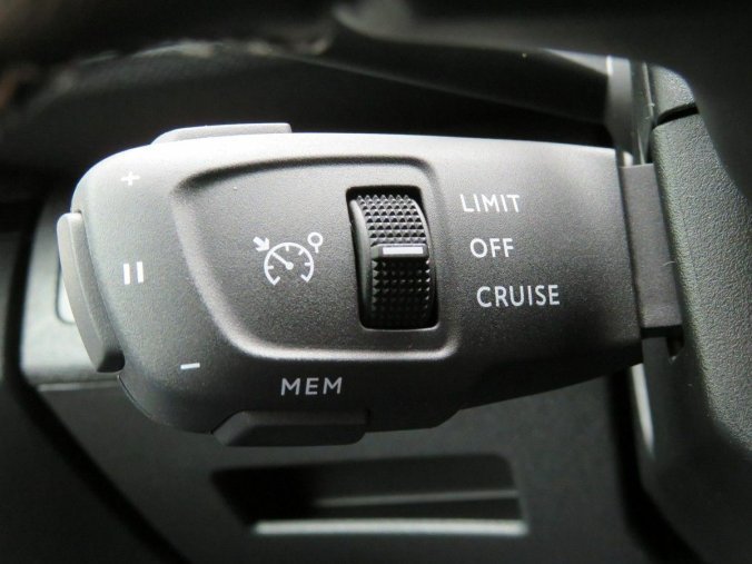 Peugeot 5008, Peugeot 5008 ALLURE PACK 1.5 BHDi 130k EAT8, barva modrá