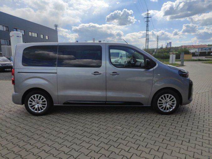 Peugeot Traveller, Peugeot Traveller L2 2.0 HDI AUT8 180k NAV 2+3+3, barva stříbrná