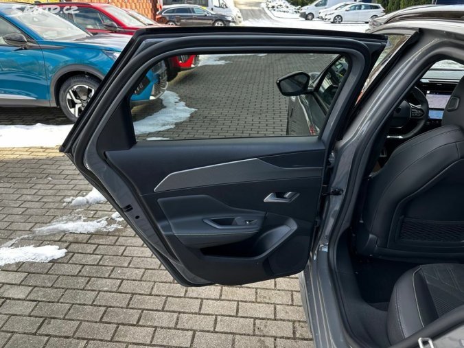 Peugeot 308, Peugeot 308 SW GT Hybrid 136 e-DCS6, barva šedá