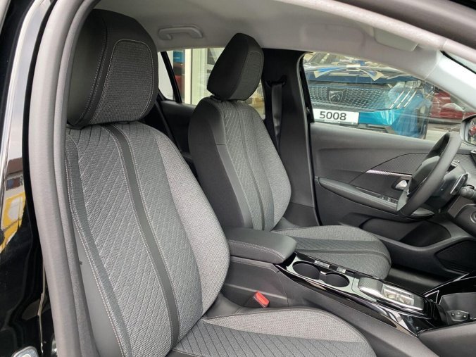 Peugeot 208, Peugeot 208 ALLURE Hybrid 110 e-DCS6, barva černá