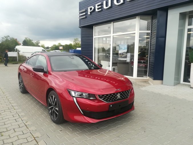 Peugeot 508, GT 2,0 BlueHDI 180k EAT8, barva červená