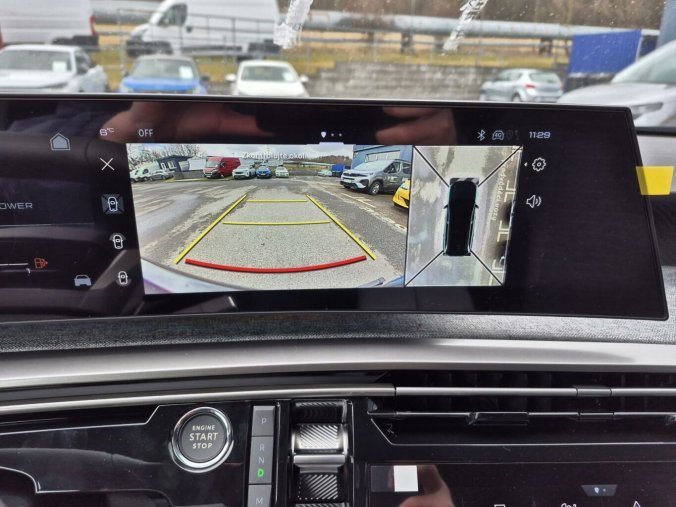 Peugeot 5008, Peugeot 5008 ALLURE Hybrid 145 e-DCS6, barva modrá