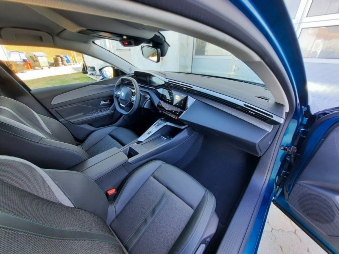 Peugeot 408, Peugeot 408 ALLURE Hybrid 136 e-DCS6, barva modrá