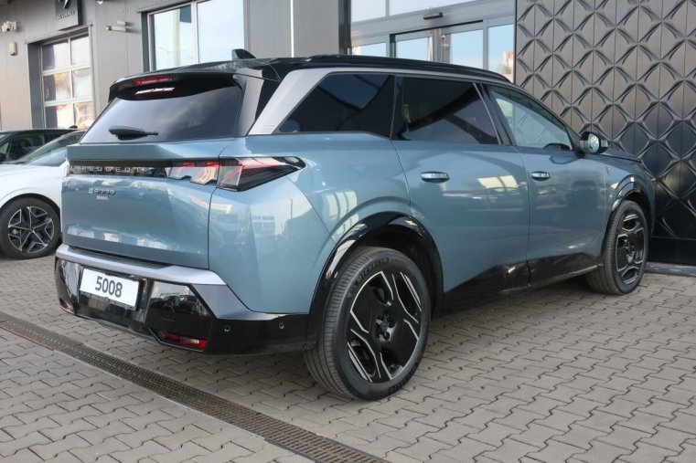 Peugeot 5008, Peugeot 5008 GT Elektromotor 157kW/210k 73, barva modrá