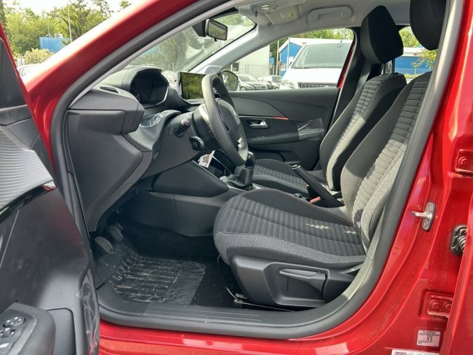 Peugeot 208, Peugeot 208 208 ACTIVE PACK PureTech MAN5, barva červená