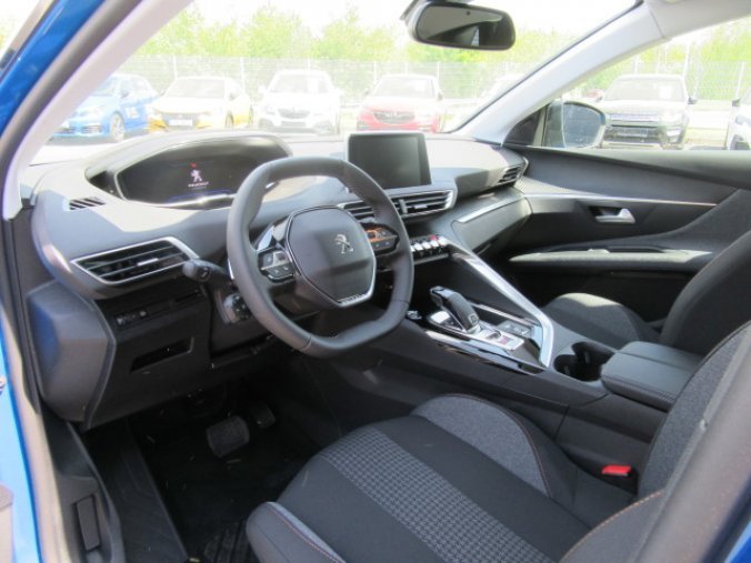 Peugeot 3008, Active P. 1.2 PureTech 130k, barva modrá