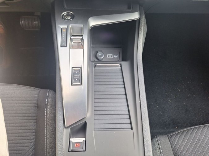 Peugeot 308, Peugeot 308 SW STYLE 1.5 BHDi 130k EAT8, barva šedá