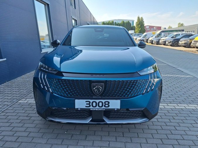 Peugeot 3008, Peugeot 3008 GT Elektromotor 157 kW / 210 k, barva modrá