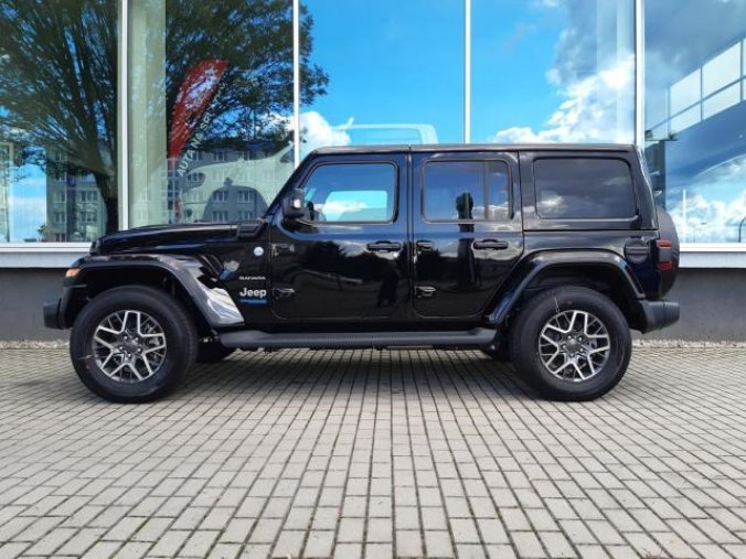 Jeep Wrangler, 2,0T PHEV 380 PS Sahara, barva černá