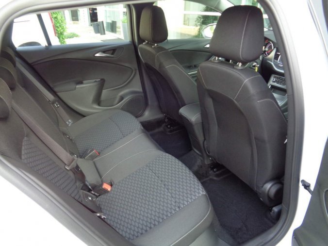 Opel Astra, D2Wo Sports Tourer Enjoy D 14 XFL S/S (92kW/ 125HP) MT6, barva bílá