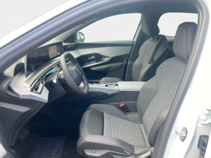 Peugeot 3008, Peugeot 3008 ALLURE Hybrid 136 e-DCS6, barva bílá