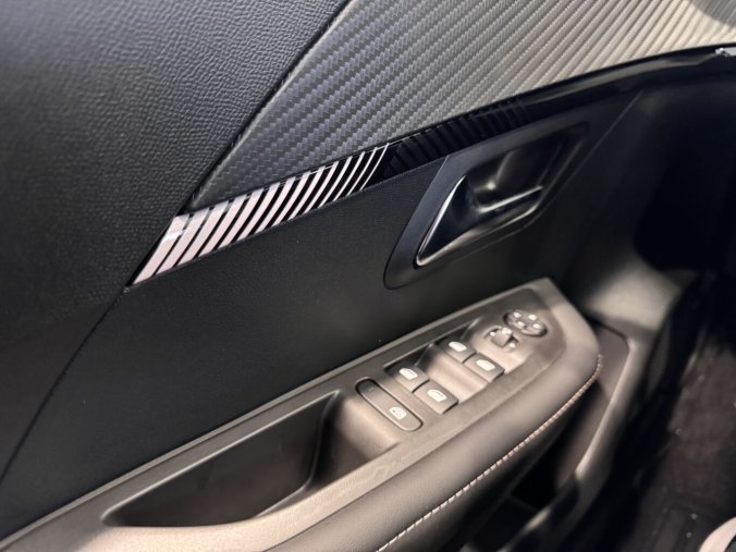 Peugeot 208, Peugeot 208 ALLURE - NOVÝ MODEL, manuál, barva šedá