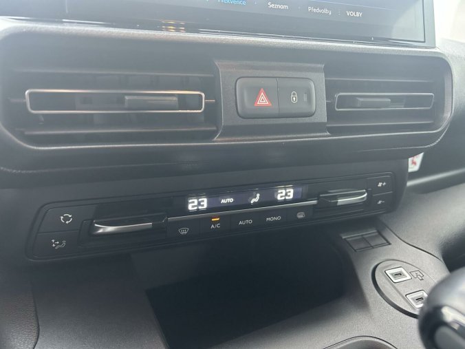 Peugeot Partner, Peugeot Partner Polocombi L2 1000 1.5 HDi 100k, barva bílá