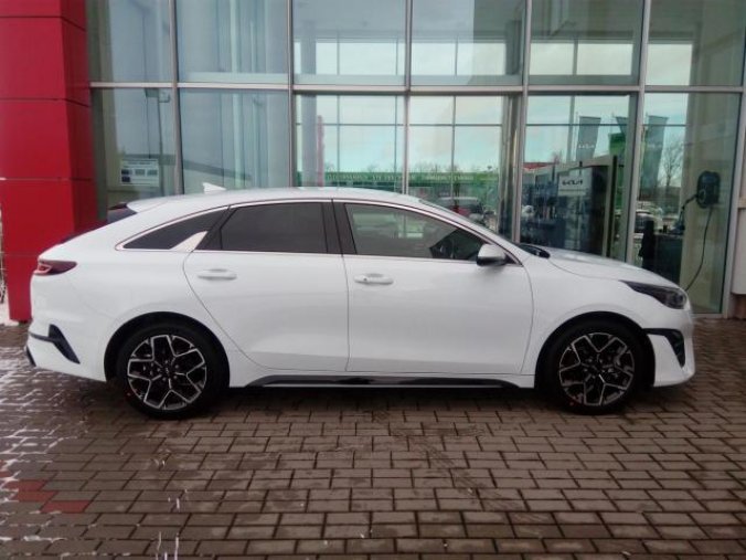 Kia ProCeed, 1,5T-GDi GTLINE MY24, barva bílá