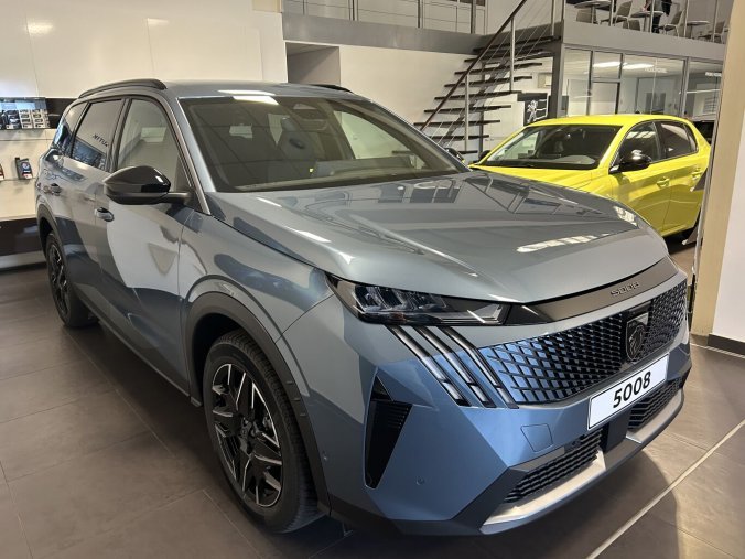 Peugeot 5008, Peugeot 5008 ALLURE Hybrid 145 e-DCS6, barva modrá
