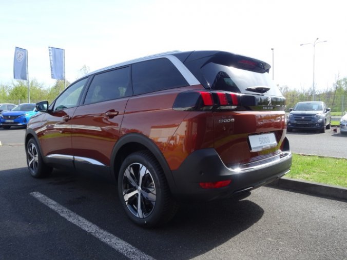 Peugeot 5008, ALLURE PACK 1.5 BHDi 130 EAT8, barva hnědá