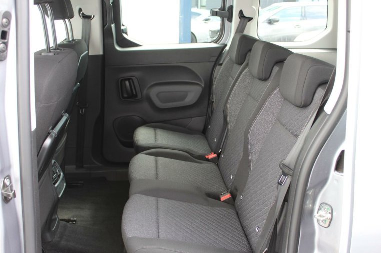Peugeot Rifter, Peugeot Rifter ALLURE BlueHDi 130 MAN6 N1, barva zelená