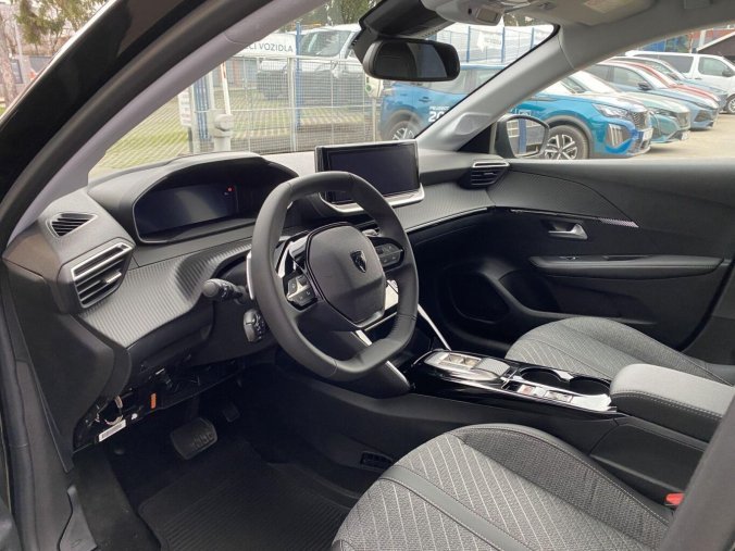 Peugeot 208, Peugeot 208 ALLURE Hybrid 110 e-DCS6, barva černá