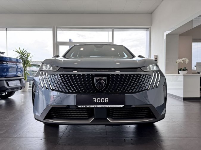 Peugeot 3008, Peugeot 3008 Elektromobil, e-dojezd 520km, barva modrá