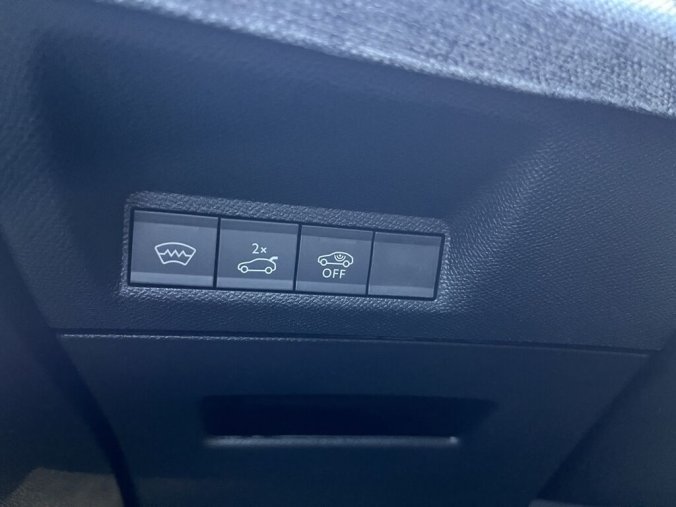 Peugeot 5008, Peugeot 5008 GT Hybrid 145 e-DCS6, barva modrá