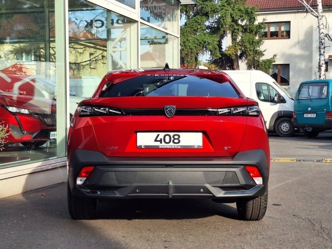 Peugeot 408, Peugeot 408 GT Hybrid 145 e-DCS6, barva červená