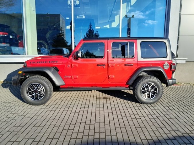 Jeep Wrangler, Unlimited 2,0T  Rubicon ČR, barva červená