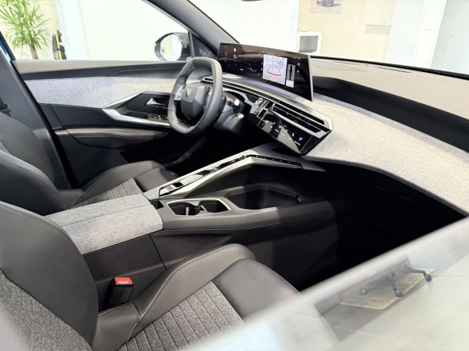 Peugeot 5008, Peugeot 5008 ALLURE, Automat, GRIP Control, barva modrá