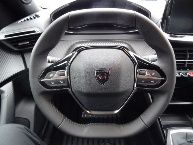 Peugeot 2008, Peugeot 2008 STYLE PureTech 100k MAN6, barva stříbrná
