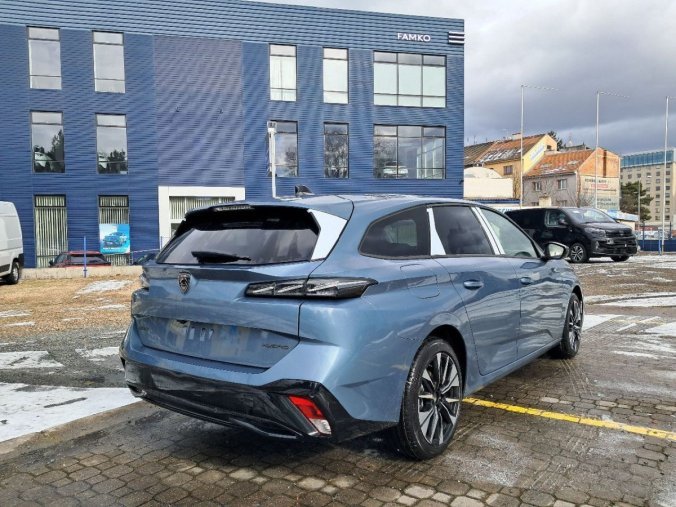 Peugeot 308, Peugeot 308 SW ALLURE Hybrid 145 e-DCS6, barva modrá