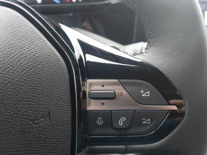 Peugeot 408, Peugeot 408 ALLURE PACK 1.2 PureTech 130 S, barva bílá
