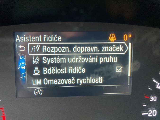 Ford Fiesta, Titanium, 5dveřová, 1,0 EcoBoost Hybrid (mHEV) 92 kW/125 k, 6st. manuální, barva modrá