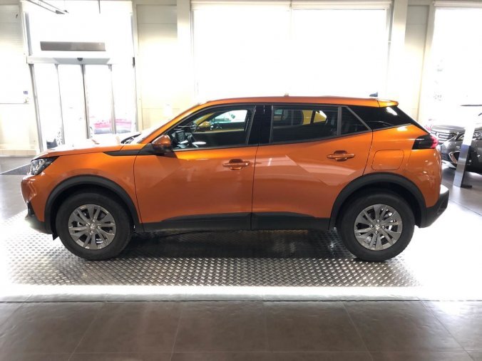 Peugeot 2008, Active 1.2 PureTech 130 S&S MAN6, barva oranžová