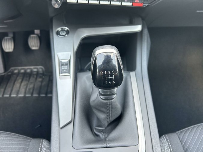 Peugeot 308, Peugeot 308 SW Active PureTech130 MAN6, barva modrá