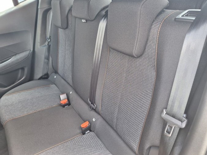 Peugeot 2008, Peugeot 2008 STYLE PureTech 100 M6, barva modrá