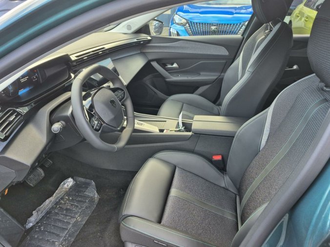 Peugeot 308, Peugeot 308 SW ALLURE Hybrid 145 e-DCS6, barva zelená