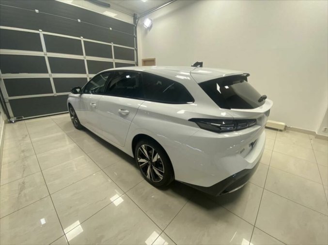 Peugeot 308, Peugeot 308 308 SW ALLURE BlueHDi 130 S&S EAT8, barva bílá