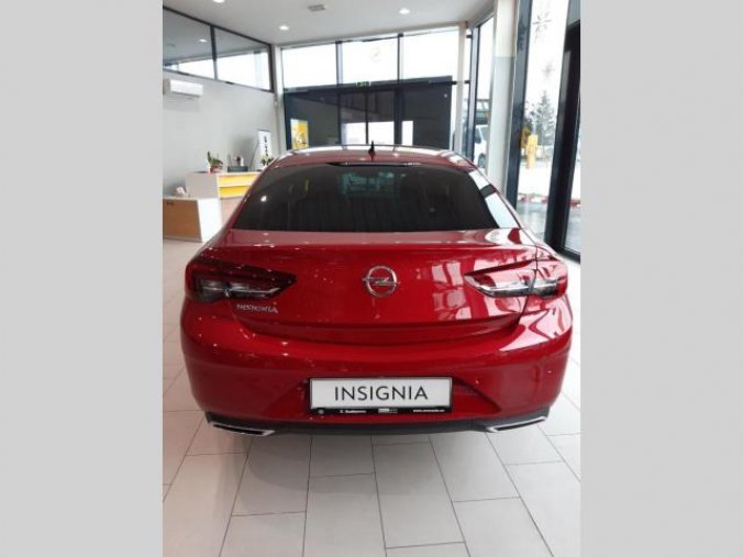 Opel Insignia, Ultimate Grand Sport 2.0 AT9, barva červená