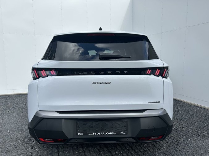 Peugeot 5008, Peugeot 5008 ALLURE Hybrid 145k e-DCS6, barva bílá