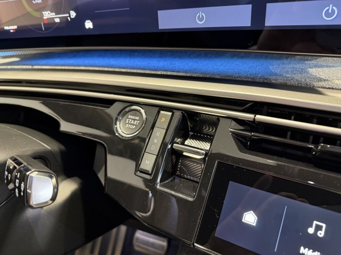 Peugeot 5008, Peugeot 5008 GT Hybrid 145k, Automat, barva šedá