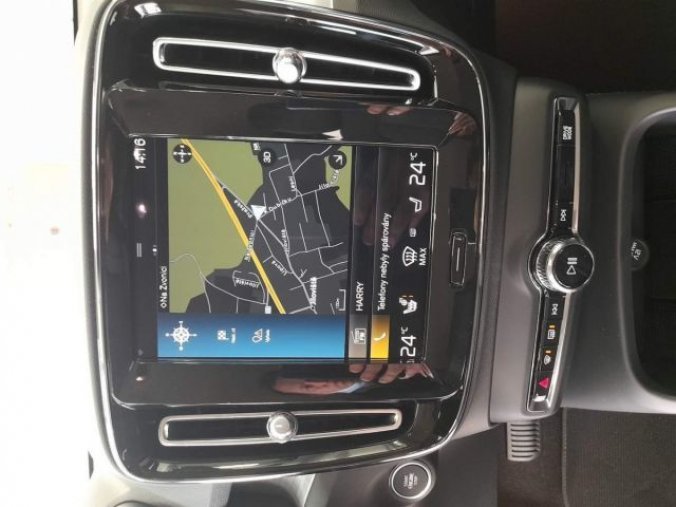 Volvo XC40, T3 1.5L 163 HP MOMENTUM PRO AT, barva bílá