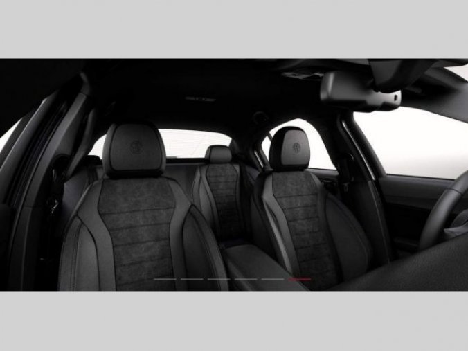 Alfa Romeo Giulia, 2,0 Turbo 280 k AT8 AWD VELOCE, barva bílá
